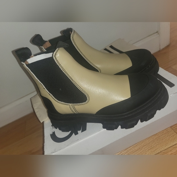 NEW GANNI CLEATED LOW CHELSEA BOOTS SIZE 37 - Picture 6 of 10